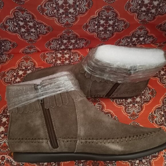 AEROSOLES Linbo Moccasin Style Fringe Suede Ankle Boots Size 6 Mid Brown NWOT - Picture 5 of 12